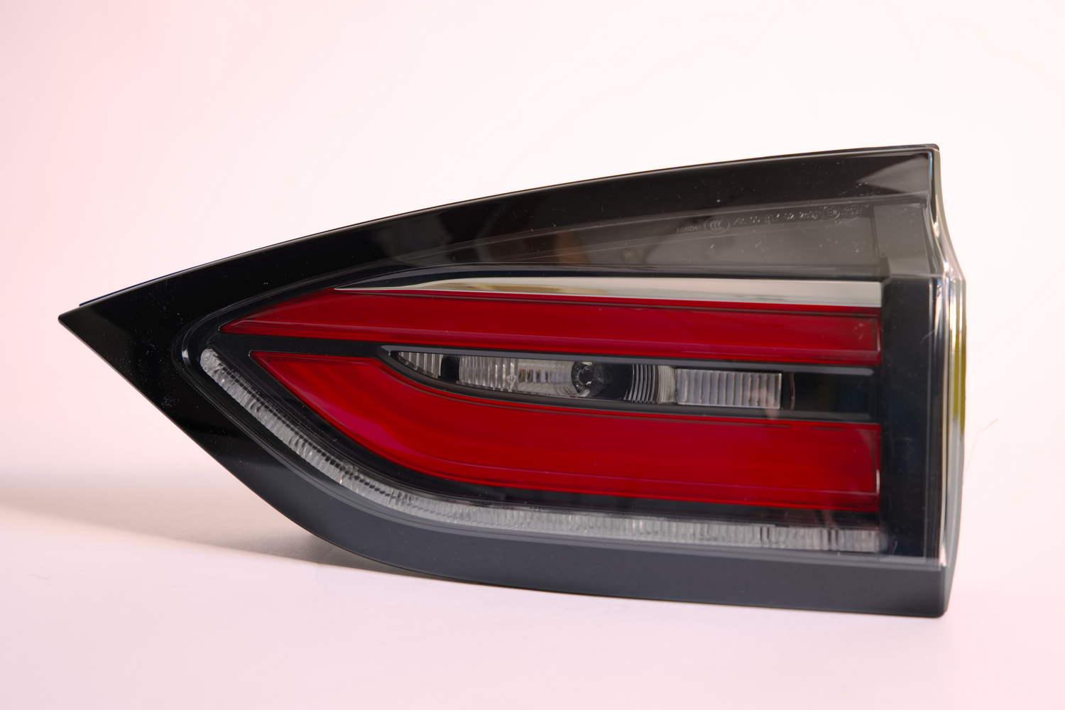 Rücklicht Heckleuchte Rechts für Renault Espace V JR - Hella 2TZ 011 662-041