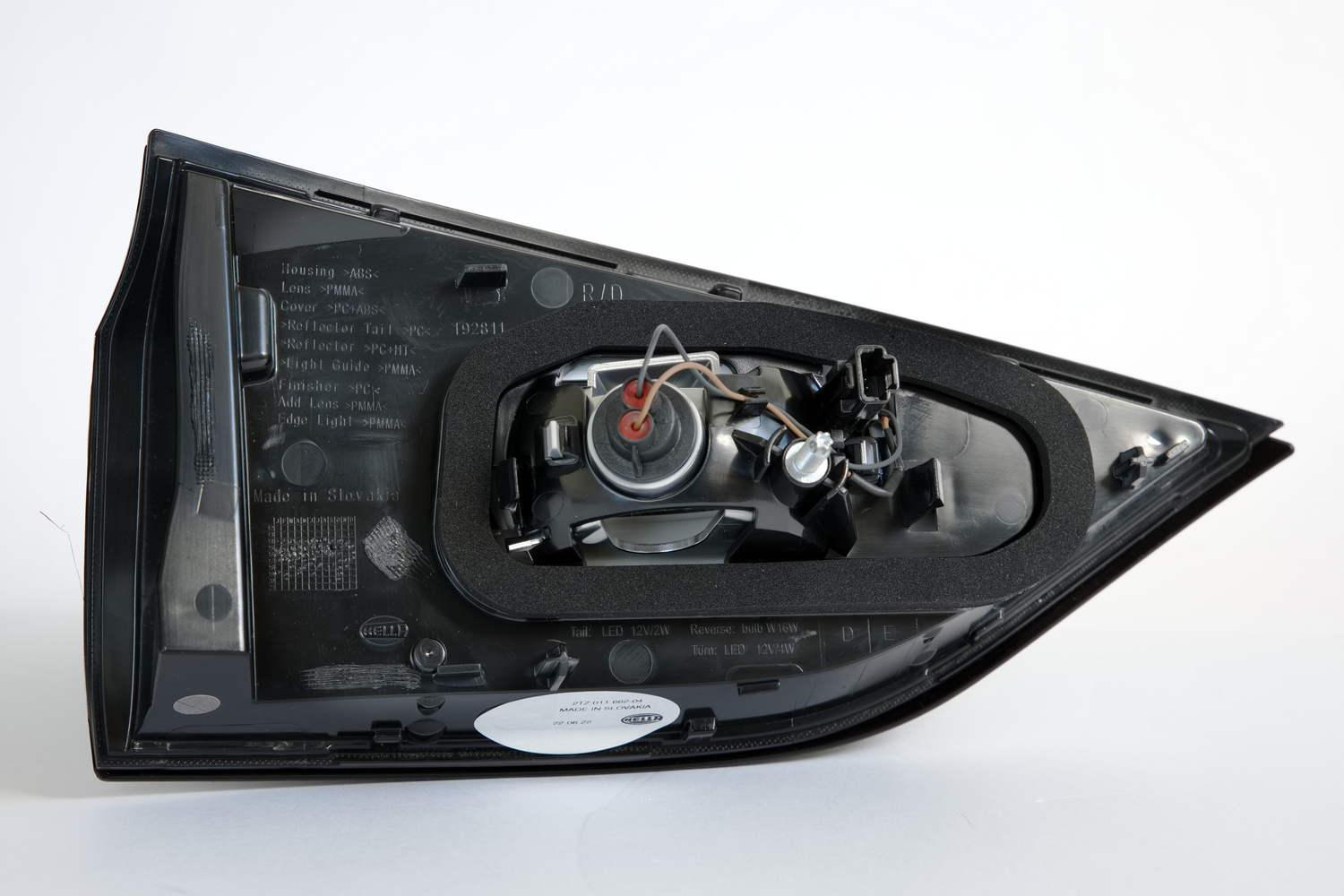 Preview: Rücklicht Heckleuchte Rechts für Renault Espace V JR - Hella 2TZ 011 662-041