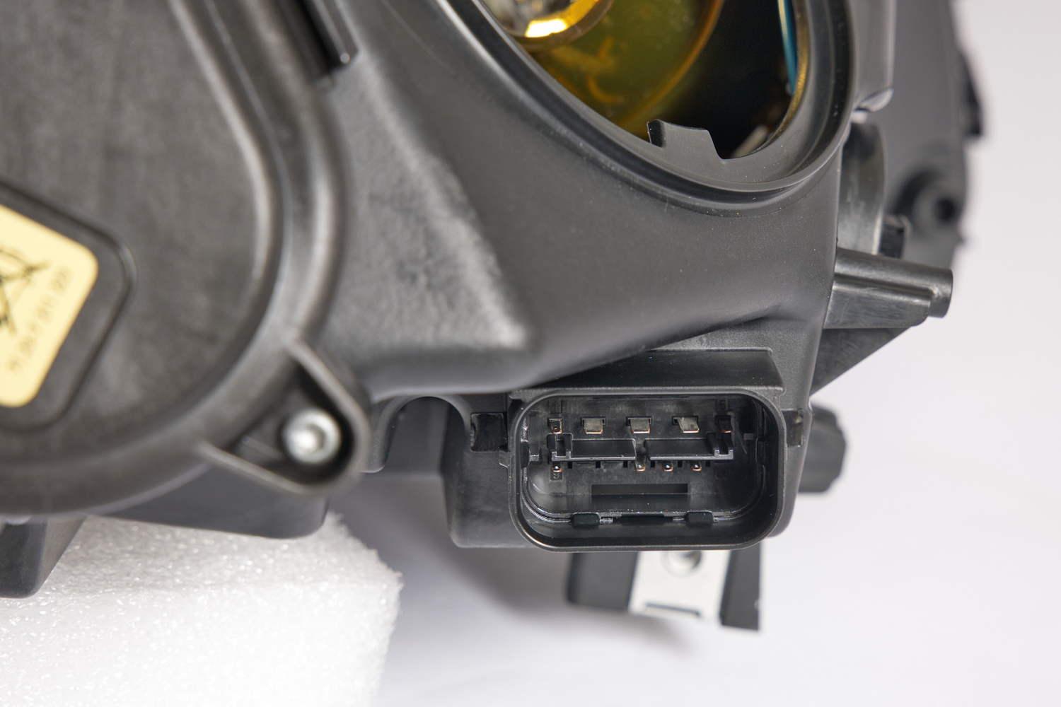 Hella linker LED Bi-Xenon Scheinwerfer links für BMW 7 F01 1ZS 354 690-011