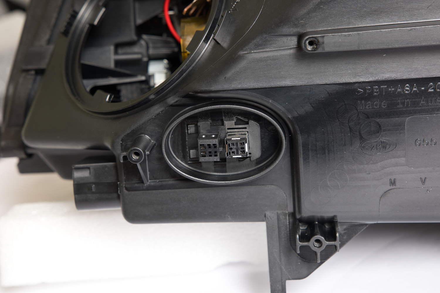 Hella linker LED Bi-Xenon Scheinwerfer links für BMW 7 F01 1ZS 354 690-011