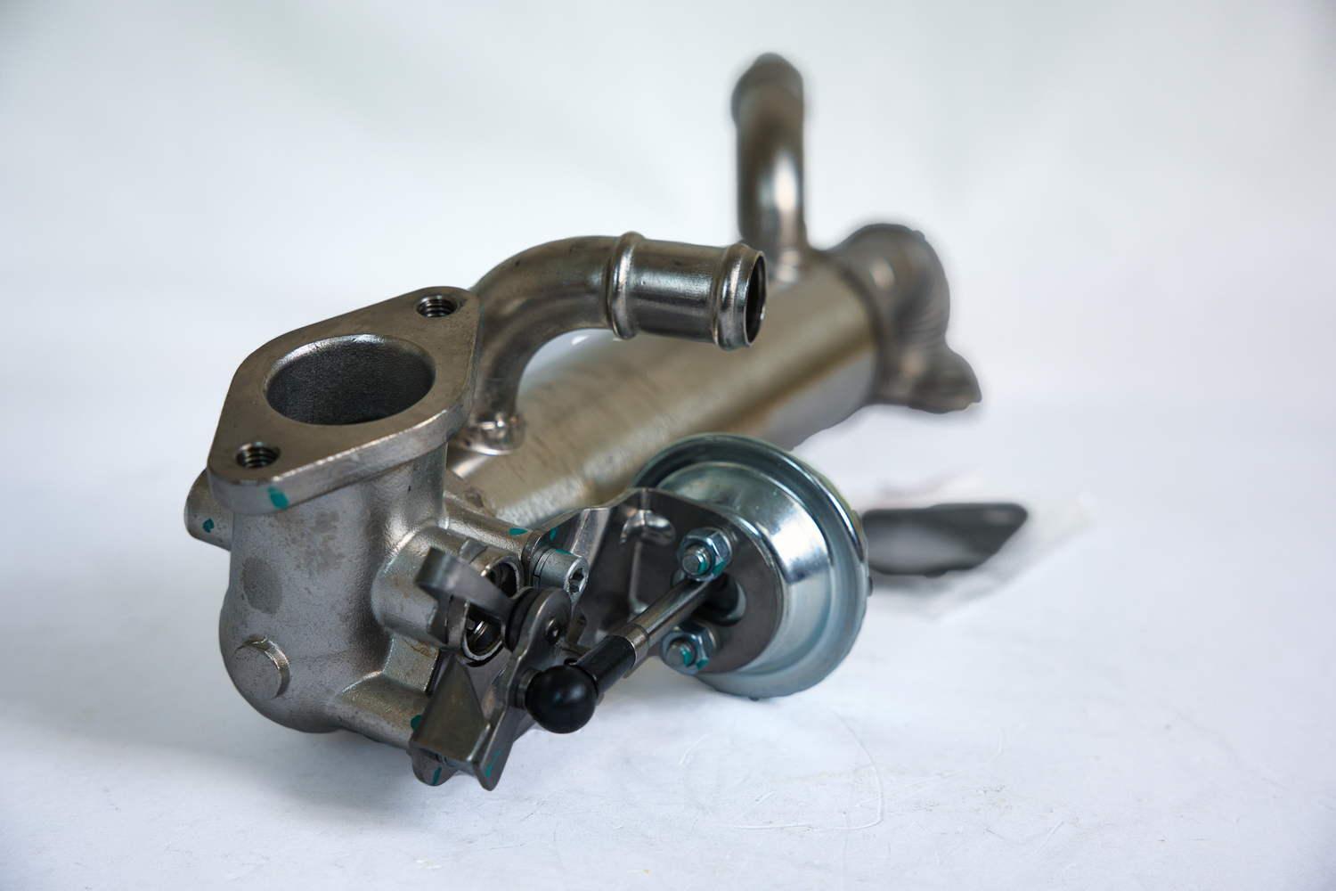 Vemo Kühler AGR Abgasrückführung für VW Multivan Transporter V T5 Touareg 7L V10-63-0129