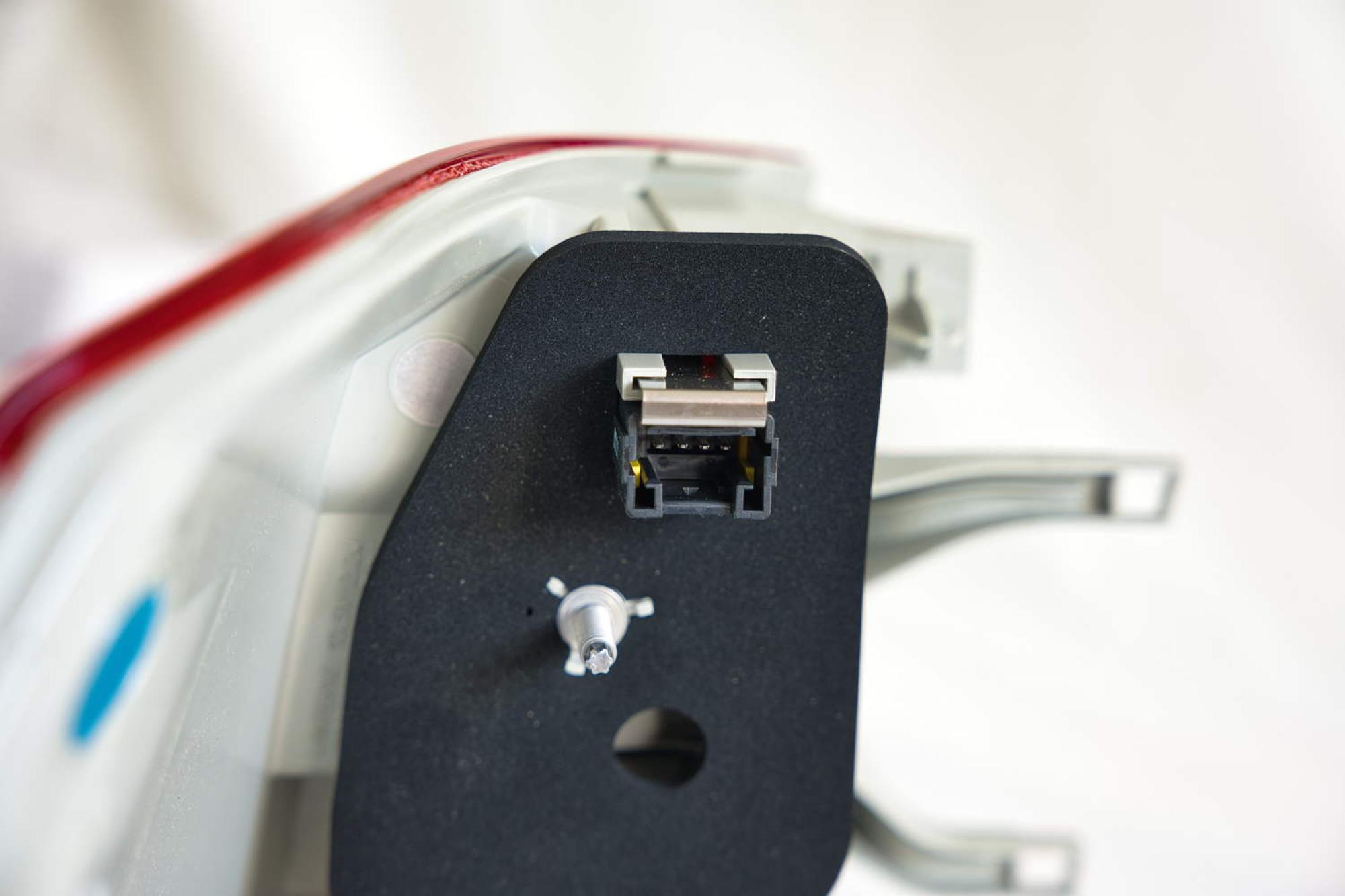 Valeo Rücklicht Heckleuchte Rechts für Peugeot 508 SW 8E OE 6351LY 043969