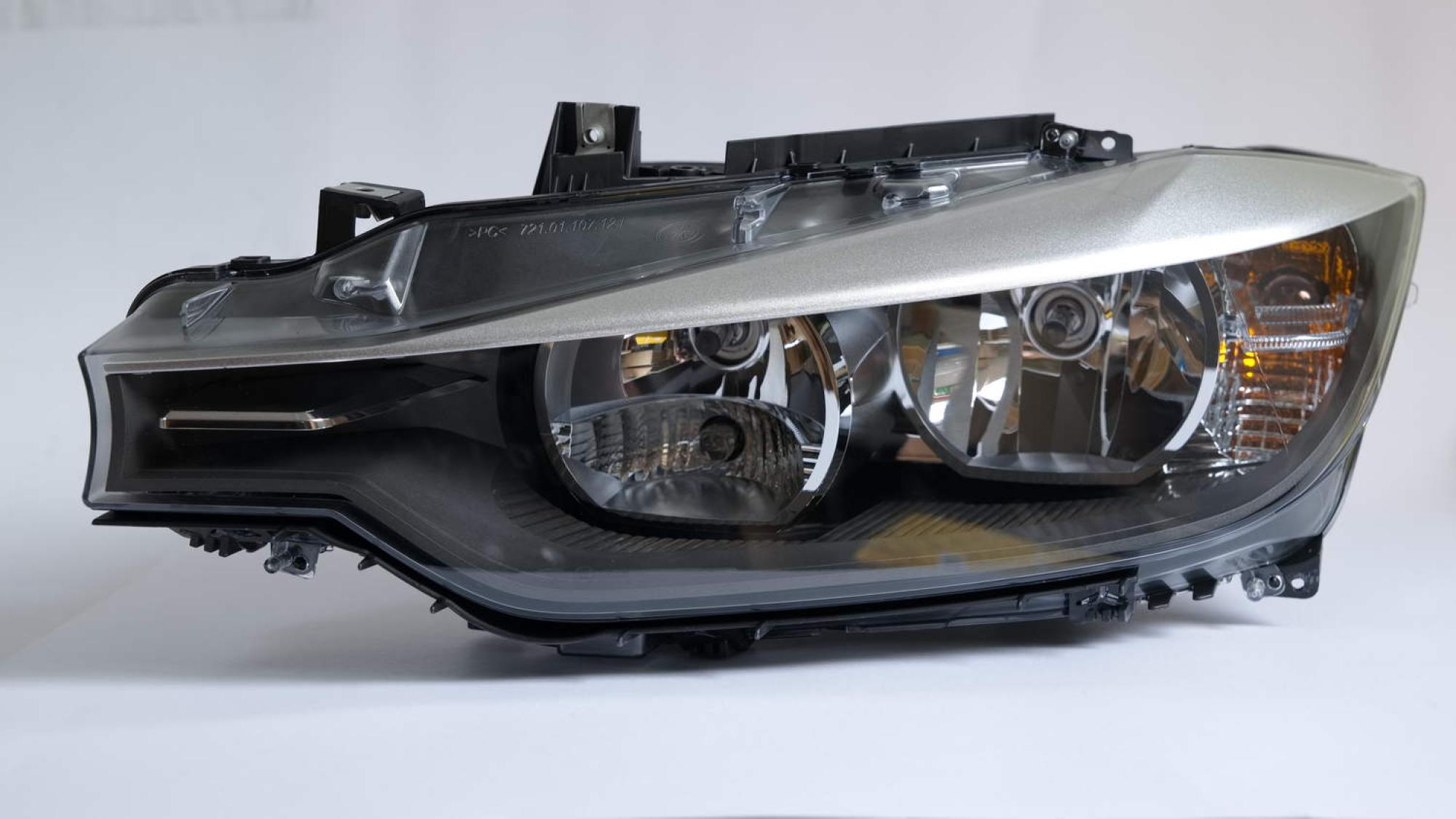 Halogen Scheinwerfer Links für BMW 3 F30 F31 63117259523 Hella 1EJ 354 983-011