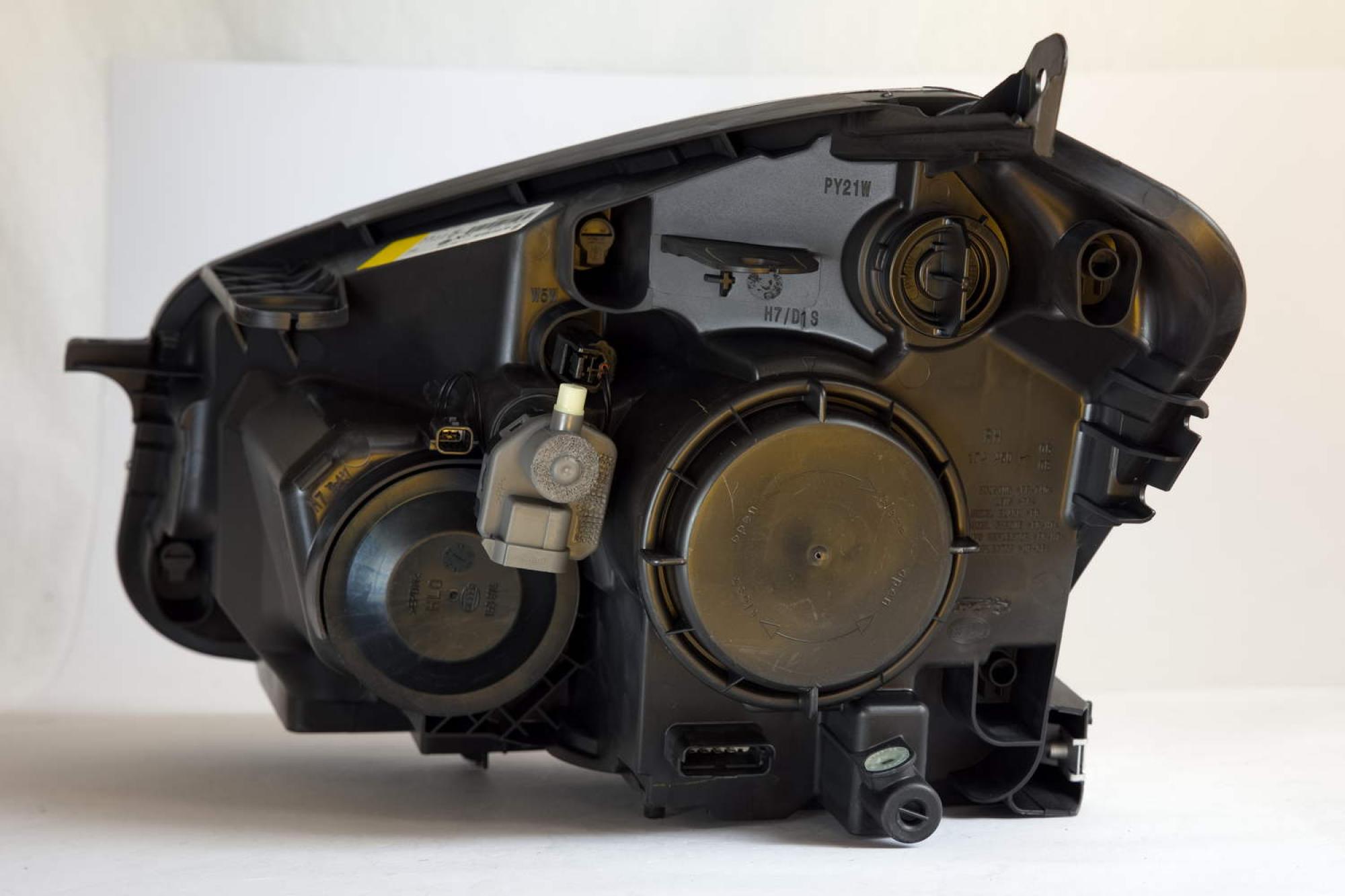 Hella Scheinwerfer RECHTS für Nissan Qashqai +2 1EL 010 335-061