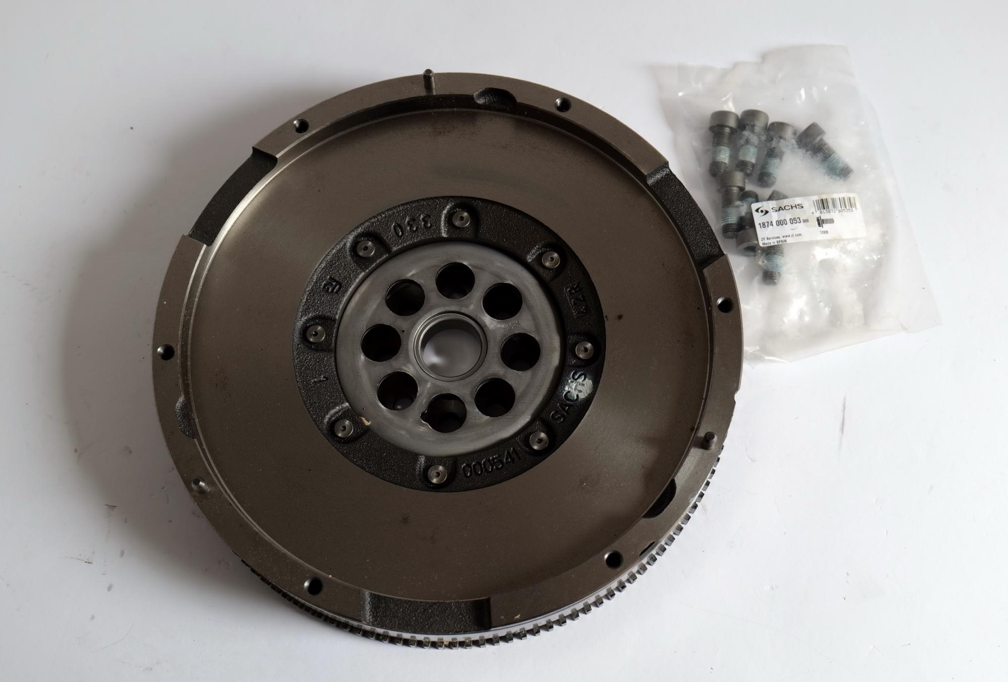 Sachs Zweimassenschwungrad Schwungrad für Opel Insignia A Saab 9-3 2.0 Turbo 2294 001 003