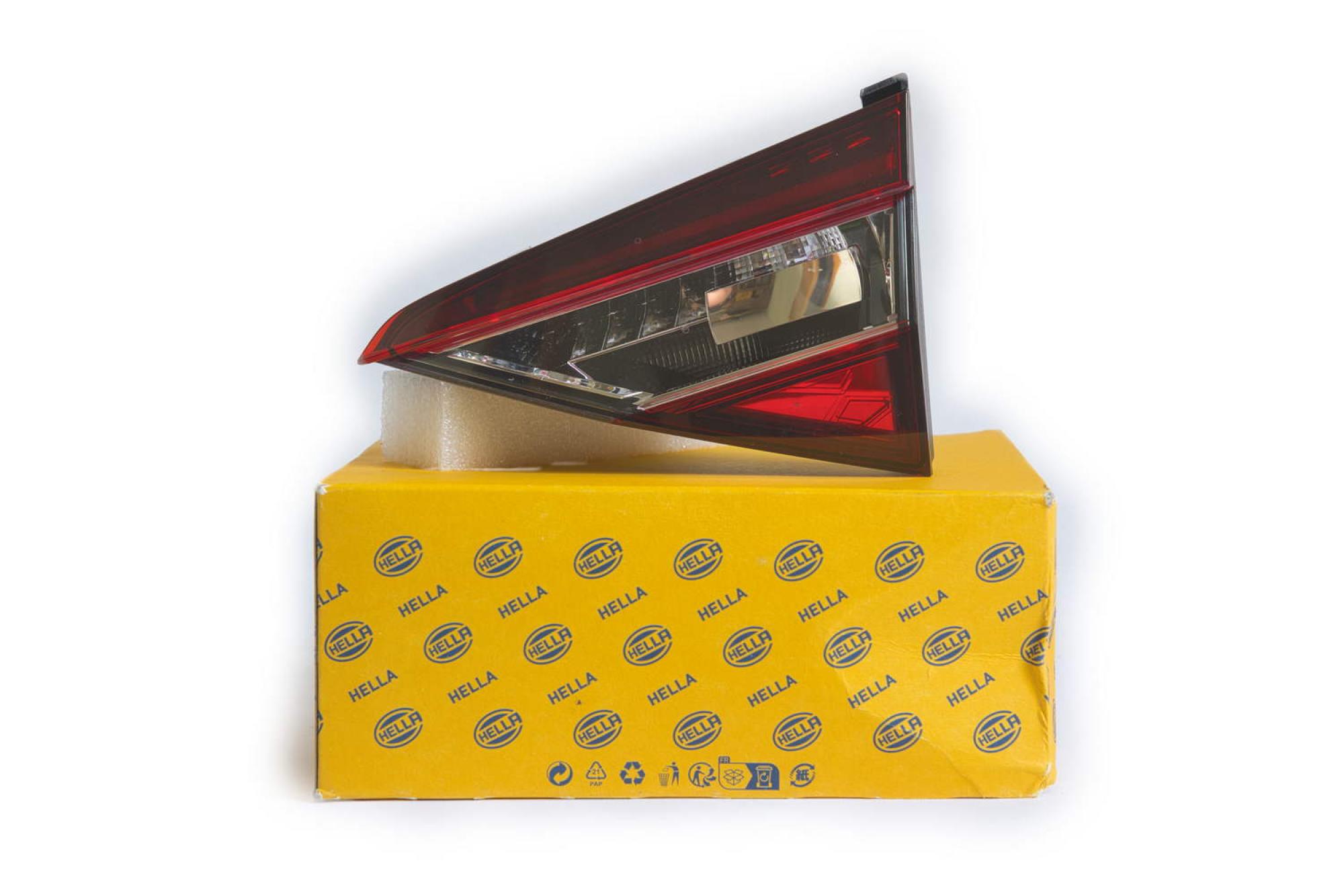 LED Rücklicht Heckleuchte Rechts Innen für Skoda SuperB III Hella 2SA 354 832-021