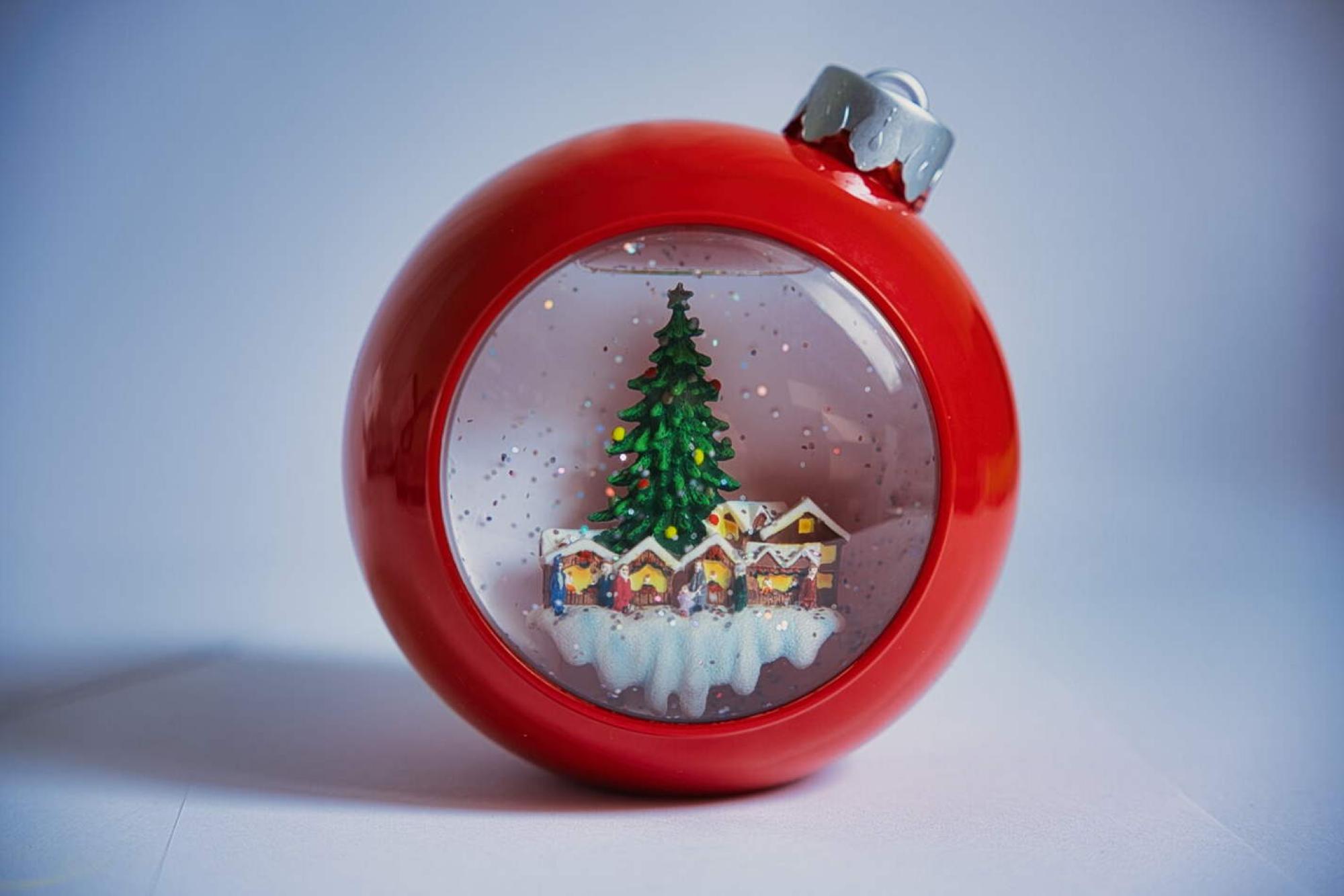 Konstsmide wassergefüllte LED Weihnachtskugel Weihnachtsdorf X-Mas Deko 4360-550