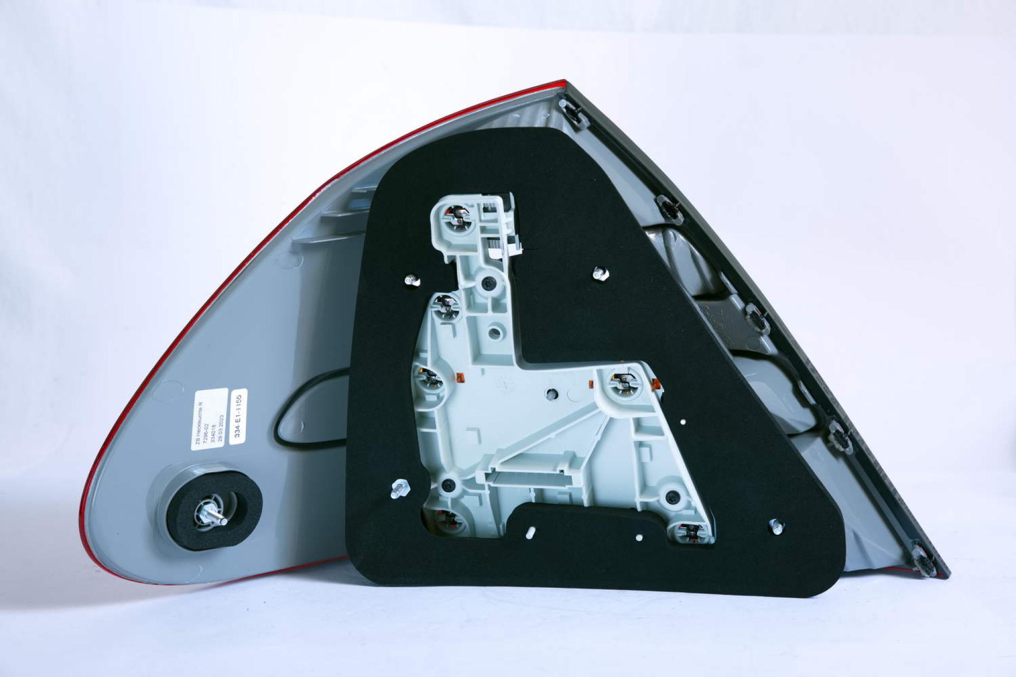 Magneti Marelli Rücklicht Heckleuchte Rechts für Mercedes E-Klasse W211 S211 715010729602