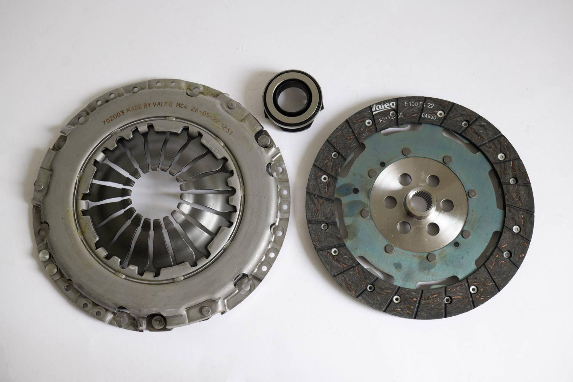 Valeo Kupplungssatz für Audi A1 A3 Seat Ibiza VW Golf IV Polo V 1.6 1.9 TDI 826473